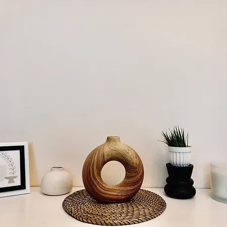 Woodie With Modern Design Near Piata Unirii Бухарест