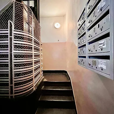 Woodie With Modern Design Near Piata Unirii * Bukareszt