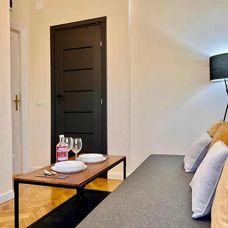 Woodie With Modern Design Near Piata Unirii