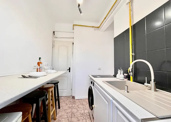 Woodie With Modern Design Near Piata Unirii شقة