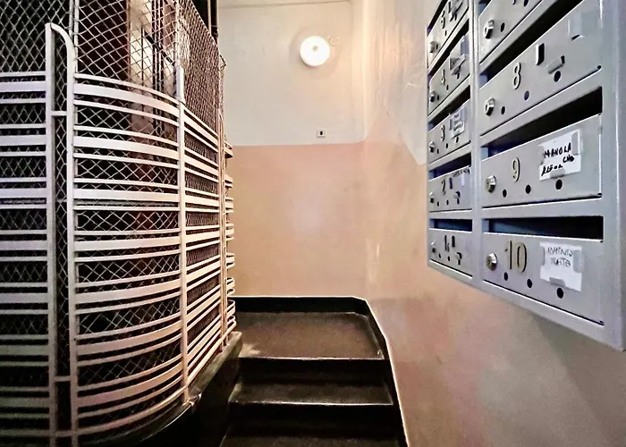 Woodie With Modern Design Near Piata Unirii * Bucureşti