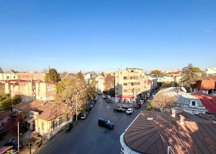 Woodie With Modern Design Near Piata Unirii Bucureşti