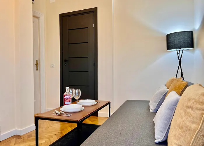 Woodie With Modern Design Near Piata Unirii