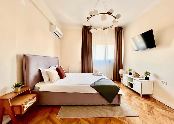 Woodie With Modern Design Near Piata Unirii *